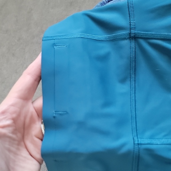 Lululemon women's align crop with side pockets - Picture 3 of 8